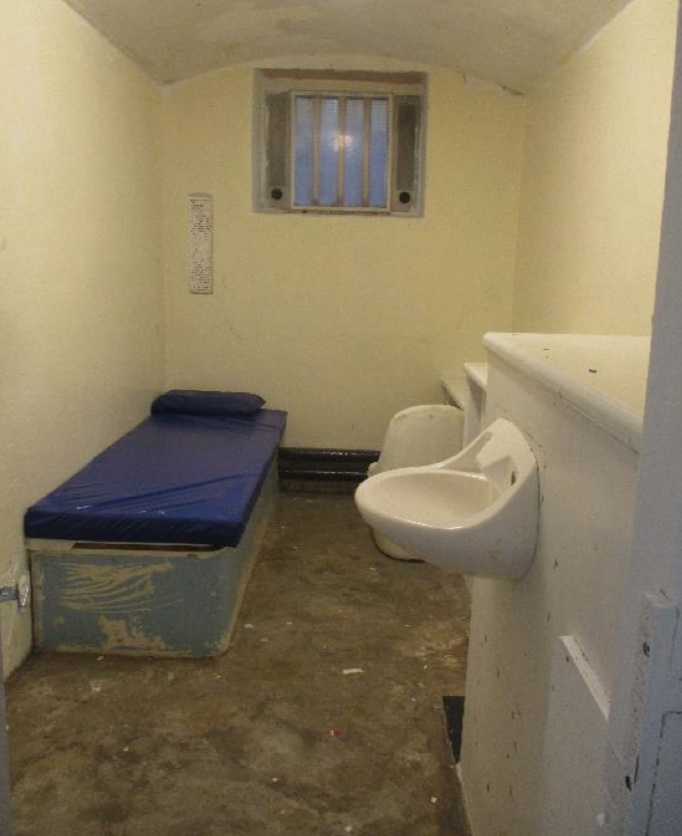 'The underground segregation unit is a disgrace. On wet days, raw sewage covered the floor... .’ @HMIPrisonsnews Charlie Taylor on HMP Bedford and some of worse conditions he has seen. Squalid unit to close following threat of action by @TheHowardLeague thejusticegap.com/squalid-segreg…