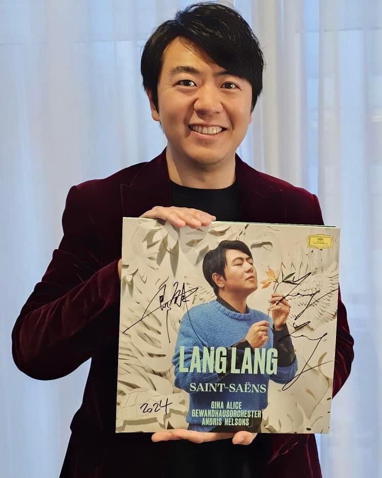 《郎朗：圣-桑》，世界顶级钢琴大师 · 郎朗，将引领您走进法国浪漫主义音乐的奇妙之境，这也是一次技巧、热情与深邃的音乐智慧的体现。

#CD #黑胶 #唱片 #音乐  #音响 #发烧友 #台湾 #香港 #深圳 #法国 #中国