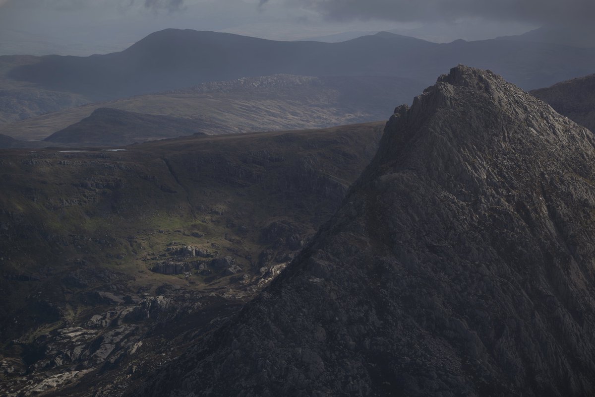 Two nights on Snowdonia ridges watching spring appear. Smart wheatears, just arrived from central Africa. Carneddau pony foals, still tiny & unsteady. With ring ouzels, merlin, & many skylarks too, little could be better than waking up on coastal hills in April/May.