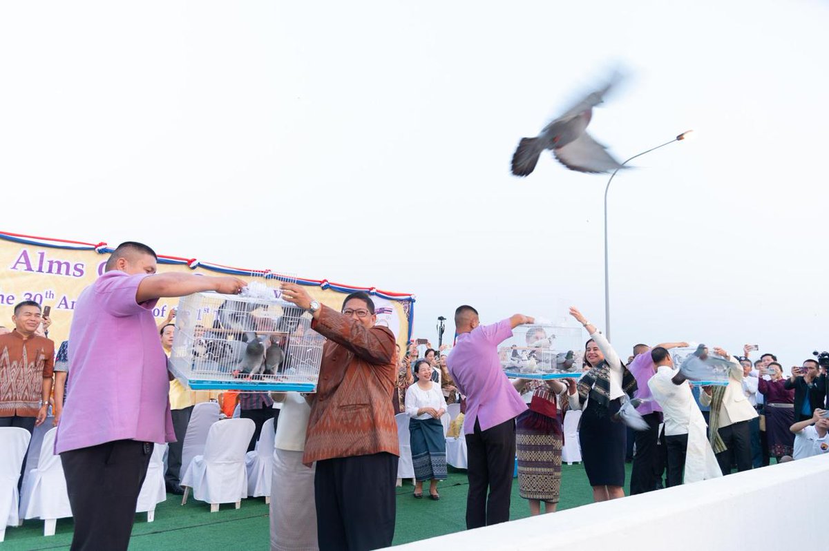 Happy 30th anniversary of the 1st 🇱🇦-🇹🇭 #FriendshipBridge! A milestone in regional connectivity funded by 🇦🇺. Thank you to Deputy PMs Saleumxay & Parnpree, Mayor of #Vientiane & Governor of #Nongkhai for celebrating with us