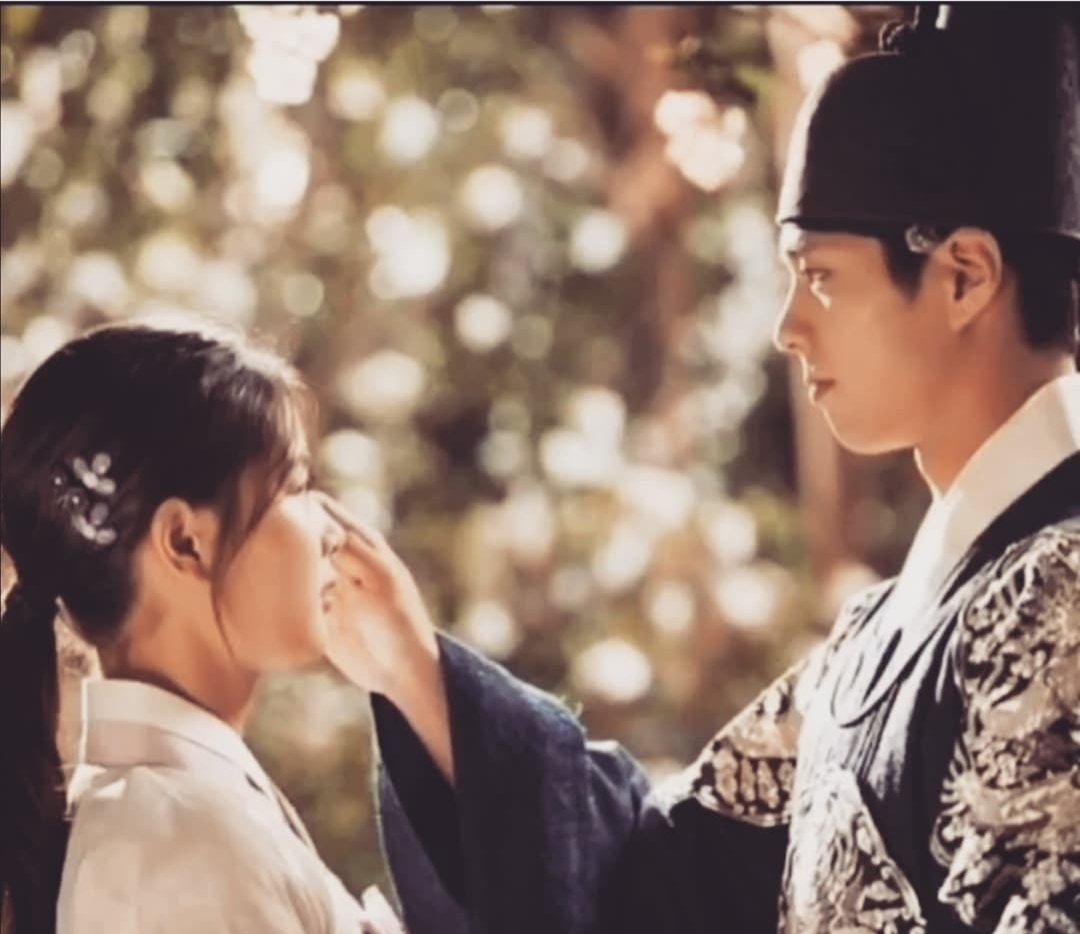 My lovely Couple 🥰
#parkbogum
#kimyoujung
#boyoucouple
#loveinthemoonlight🌕✨
#kbsdrama #youthmt