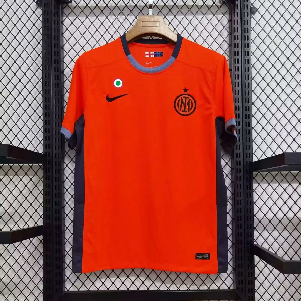 Snake Store tweet media