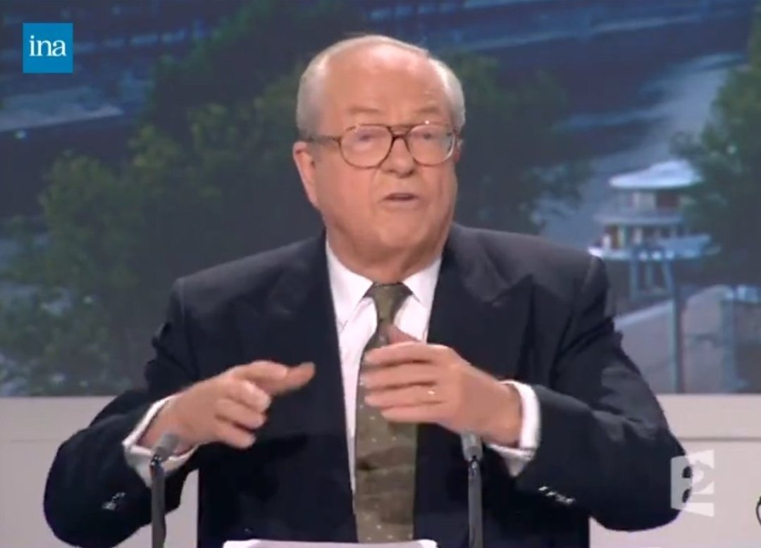 Appena passato al secondo turno delle presidenziali Jean Marie #LePen annuncia cosa farebbe nei primi 100 giorni da presidente. 1) Referendum per uscire dalla UE e tornare al franco francese 2) Fermare l'immigrazione e cominciare la remigrazione 3) Abolire lo Ius Soli 4) adottare