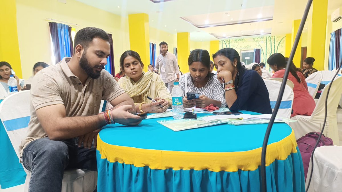 Recently, a two-day orientation in Berhampore, Murshidabad, kicked off SBM training, empowering women with digital skills to become SoochnaPreneurs and run successful businesses.

#udyamini #ruralentrepreneurs #digitalentrepreneurs #womenentrepreneur