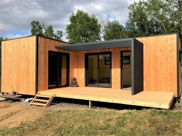 Container housing in its element, Monday edition. 
Steel, glass & wood are transforming #buildingconstruction much faster than we thought.
More on premiumcontainers.co.ke 
YouTube youtube.com/channel/UCnjSa…