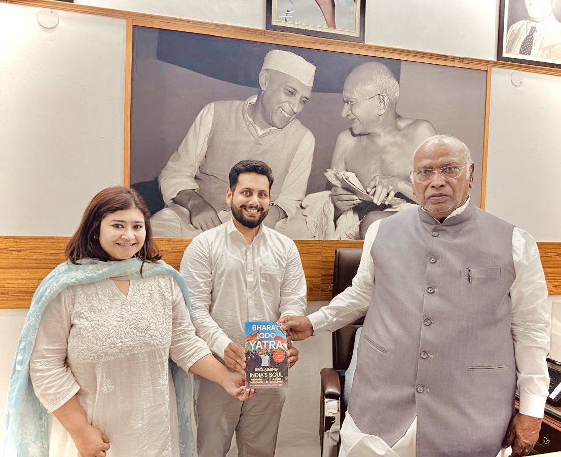 .@RuchiraC & I met @INCIndia President @kharge ji to gift him his author’s copy of #BharatJodoYatra (published by @HarperCollinsIN). Get your copy here-amzn.in/d/9NgyfVx