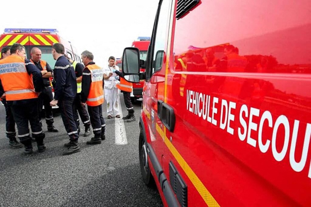 #intervention hier soir à Nîmes pour un accident de la circulation à forte cinétique impliquant une voiture seule. Rapidement sur les lieux, les pompiers ont pris en charge 3 victimes. 2 h de 18 et 19 ans étaient blessés légèrement mais une 3ème victime est décédée.