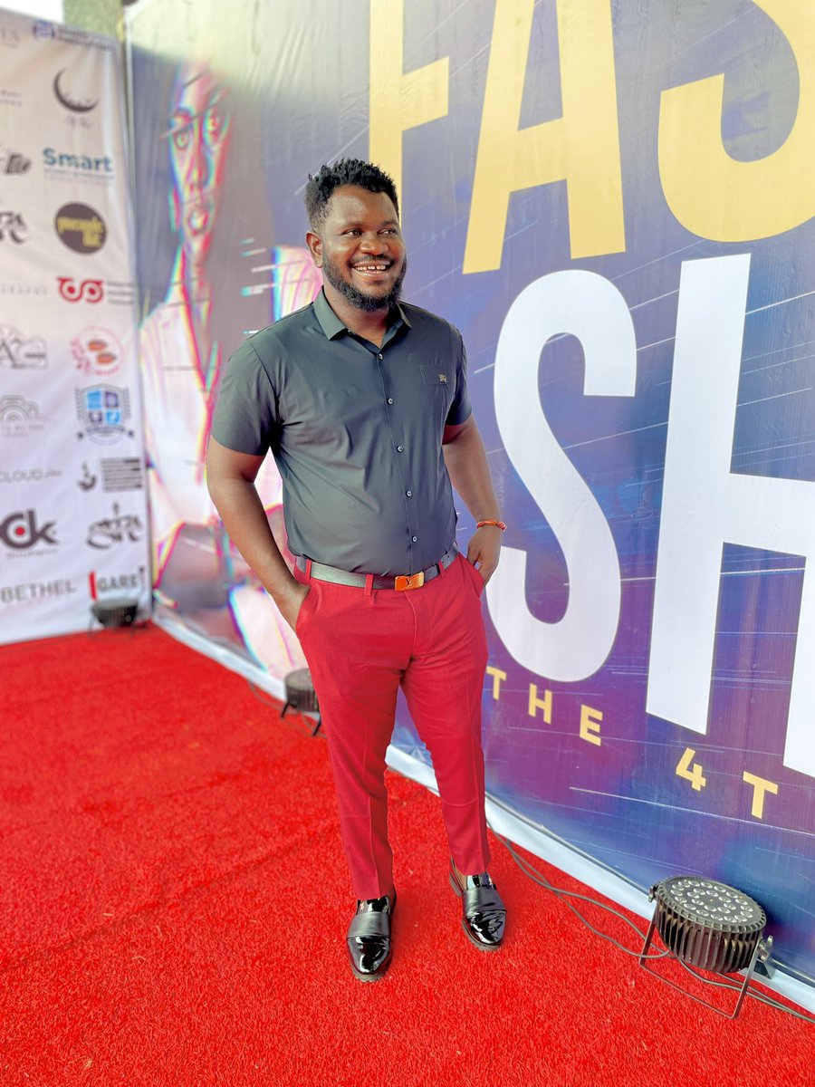 Yawpenfriend231's tweet photo. Here to witness and be part of History, The Warri Fashion and Lifestyle Festival is on. The Longest Fashion show in the world (Guinness World Record Attempt)
#ifypineapple #wflf #longestfashionrunway #guinessworldrecord
#100hourmarathon #fashionrecordbreaker #longestfsshionshow https://t.co/8bDsFLWlol