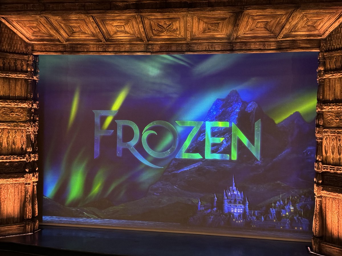 So wonderful to see our Year 7 student, Poppy, performing the role of Young Elsa in the West End production of @frozenlondon last night. You were brilliant Poppy - fantastic singing and acting! And a truly enjoyable show all round