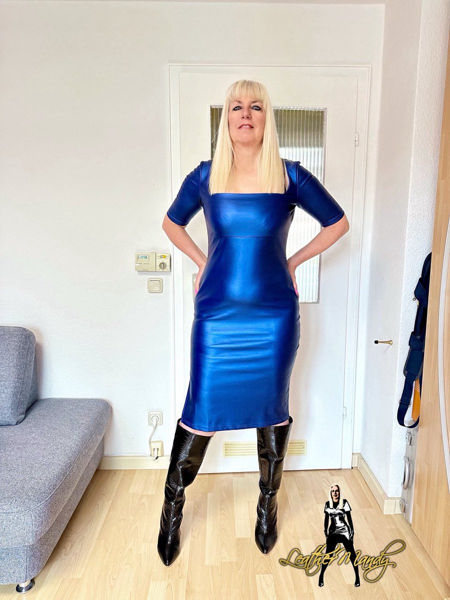 Like my new leather dress? 💙 Have a great week! leathermandy.com #leather #highheels #blonde #shiny #heels #boots #fashion #fashionista #leatherdress #leatheroutfit #leatherdress #fashioninleather #leatherboots #leder #lederkleid #Stiefel #pictureoftheday #kneehighboots