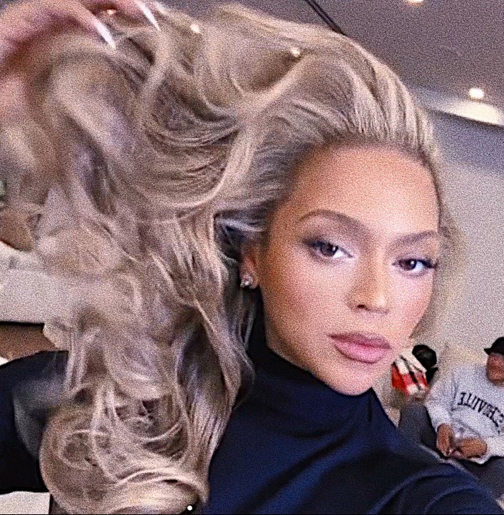 THUGGABEY's tweet photo. SHE CLOCKED THE GIRLS SO BAD MY GOD THIS WAS NASTY https://t.co/TgqArAyfSF
