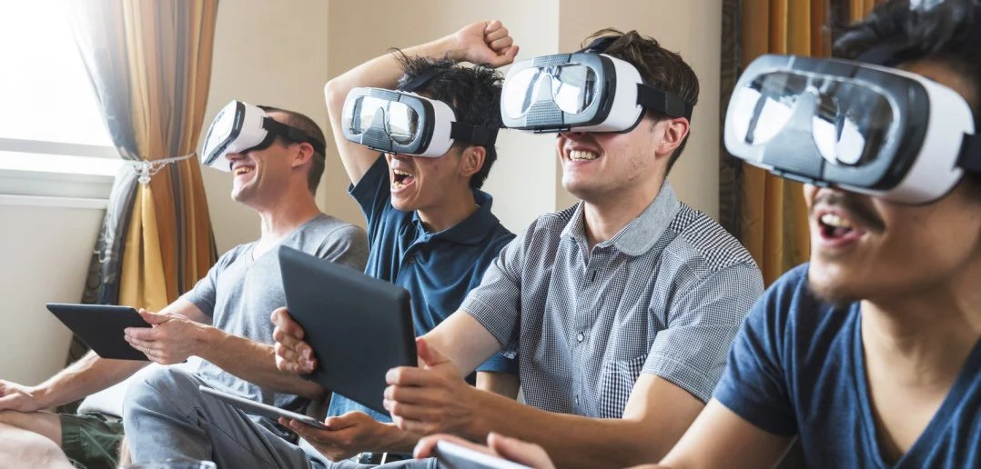 laaverse's tweet image. The Future of Work and Education transforms in the Metaverse! Imagine collaborating in virtual offices or learning in dynamic classrooms—all from the comfort of your home. #RemoteLearning #VirtualWorkspaces