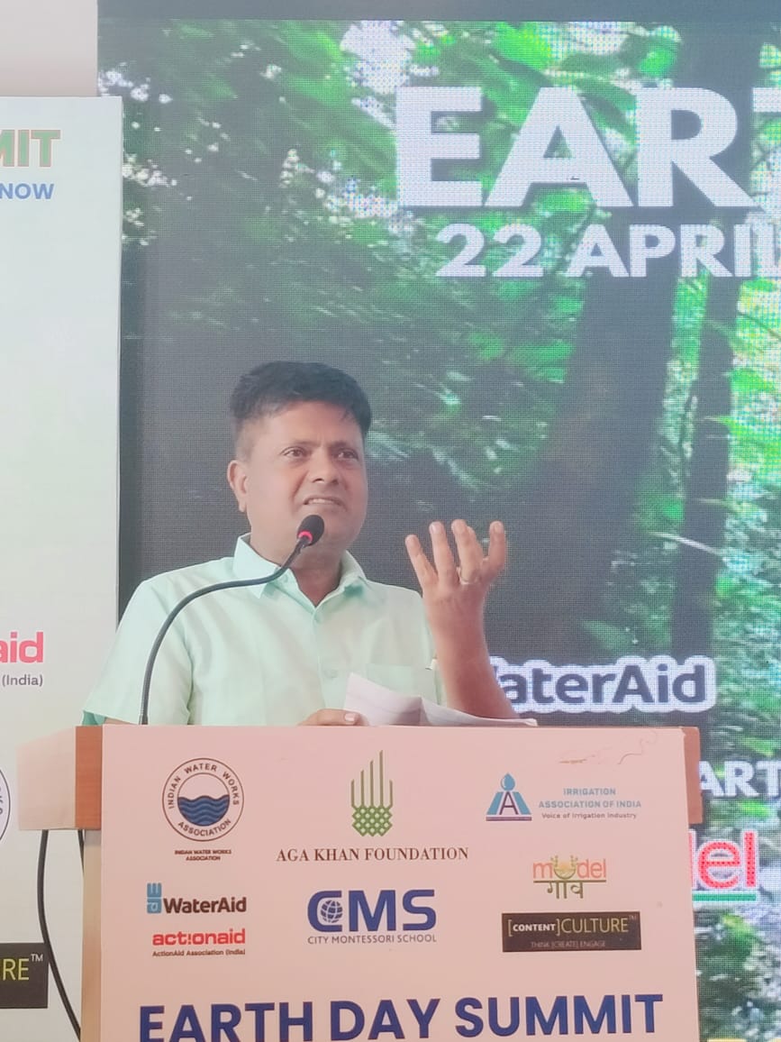 gscadwm's tweet photo. Dr. Heera Lal IAS, Chairman's and Administrator, Greater Sharda related climate to action to the love of a mother. And just how we take care of our mothers, we should take care of mother Earth too. @heeralalias
#EarthDayByGreaterSharda
#earthday2024 #earthdaysummit https://t.co/TpMf7lhL6y