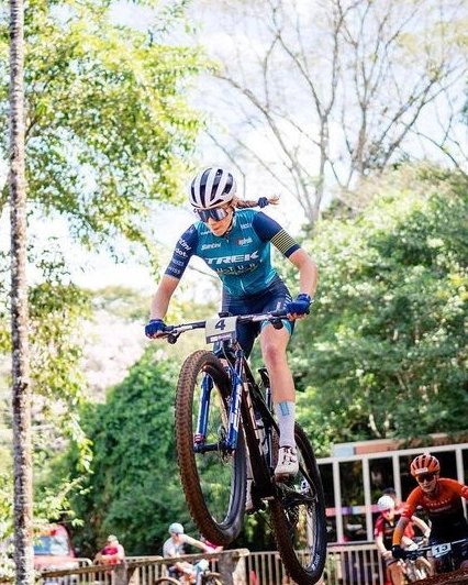 🥈 Double podium for Emilly Johnston in the #MTBWorldCup in Minas Gerais🇧🇷 as she took back-to-back second places in the XCC and XCO races and secured her third World Cup podium in a row