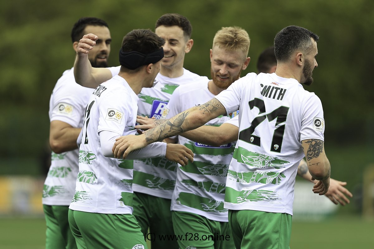 The New Saints FC v Connah's Quay Nomads FC @tnsfc @the_nomads Two late goals sealed the win and unbeaten this season flickr.com/photos/1958865… Just the treble next week will do ...