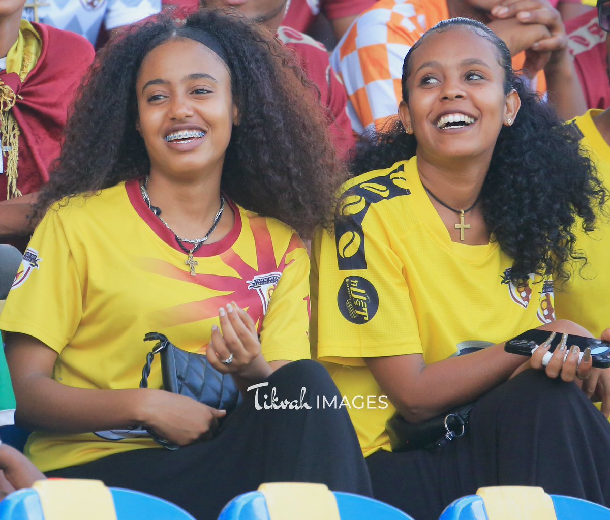 Fans always bring up joy and style! 🤩 

#EthPL 
#SSFootball