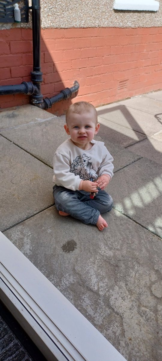 Nicholas not impressed to hear grandpa ran 20.22 at Drumpellier Parkrun - neither was I.