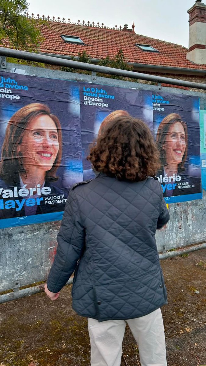 🚀Opération collage dans les Portes Eurelliennes avec <a href="/guillaumekasba/">Guillaume Kasbarian</a> et les <a href="/HorizonsJeunes/">Horizons Jeunes</a> . 

 Le 9 juin nous avons tous @besoindeurope 🇪🇺