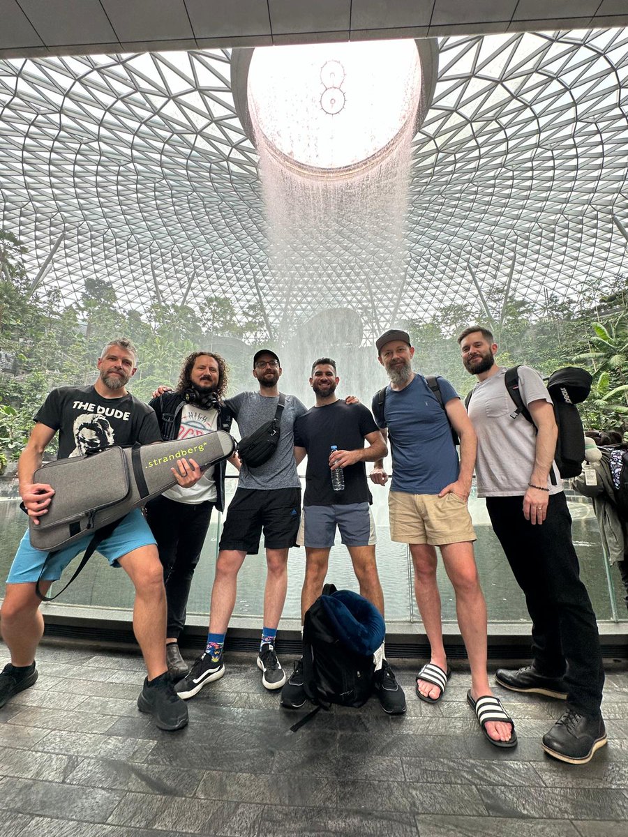 Singapore! 🇸🇬 We're here and can't wait for our debut show for you tomorrow. See you at Gr.ID! Tickets at hakenmusic.com/tour #faunaexpedition