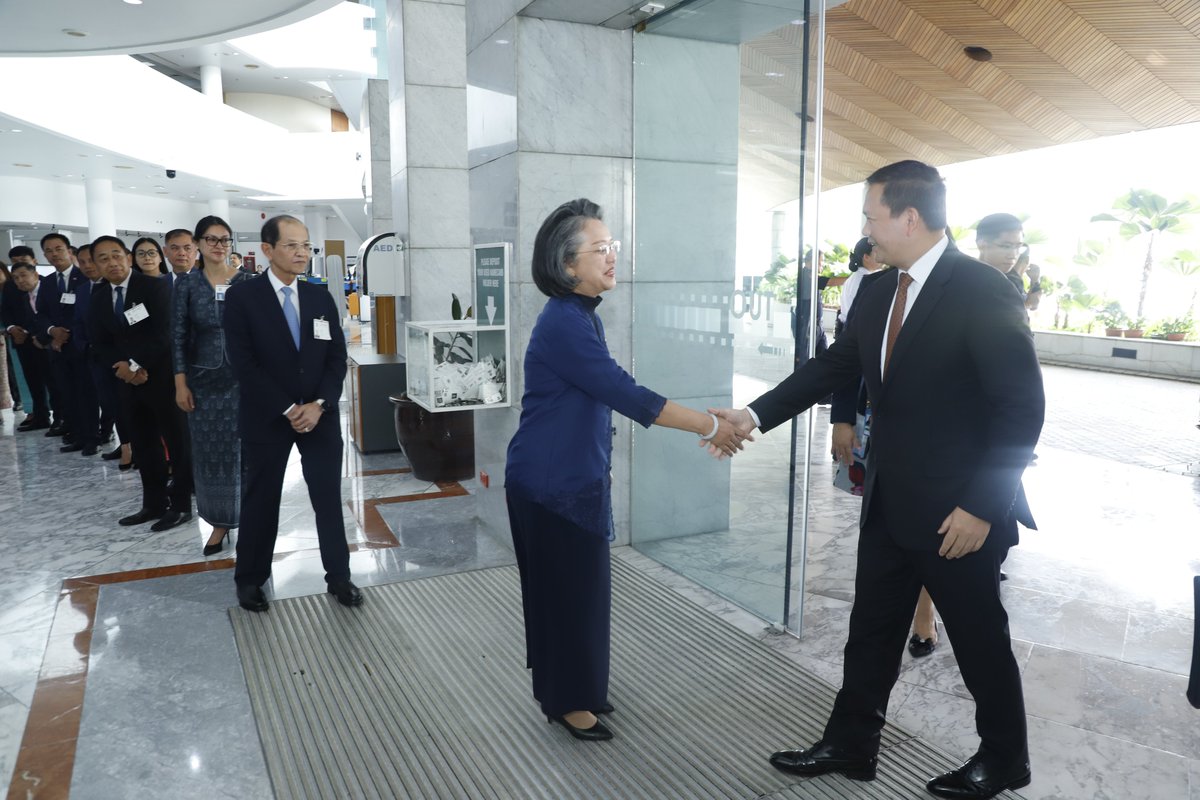 Pleasure to meet again with @Dr_Hunmanet_PM, PM of #Cambodia and to welcome his participation at #CS80 in crucial discussions on how #AsiaPacific can leverage #Digital4SDGs and bridge the #DigitalDivide.