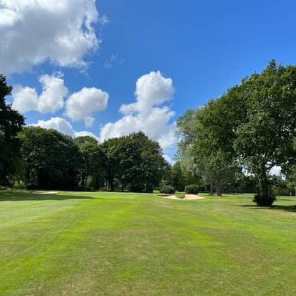 golfoffers9's tweet image. For golfing gems in and around #london, search LONDON at golfoffers.uk and subscribe to our newsletter. #londongolf #golfoffers #golfofferslondon #golfoffersengland #golfoffersuk #visitlondon