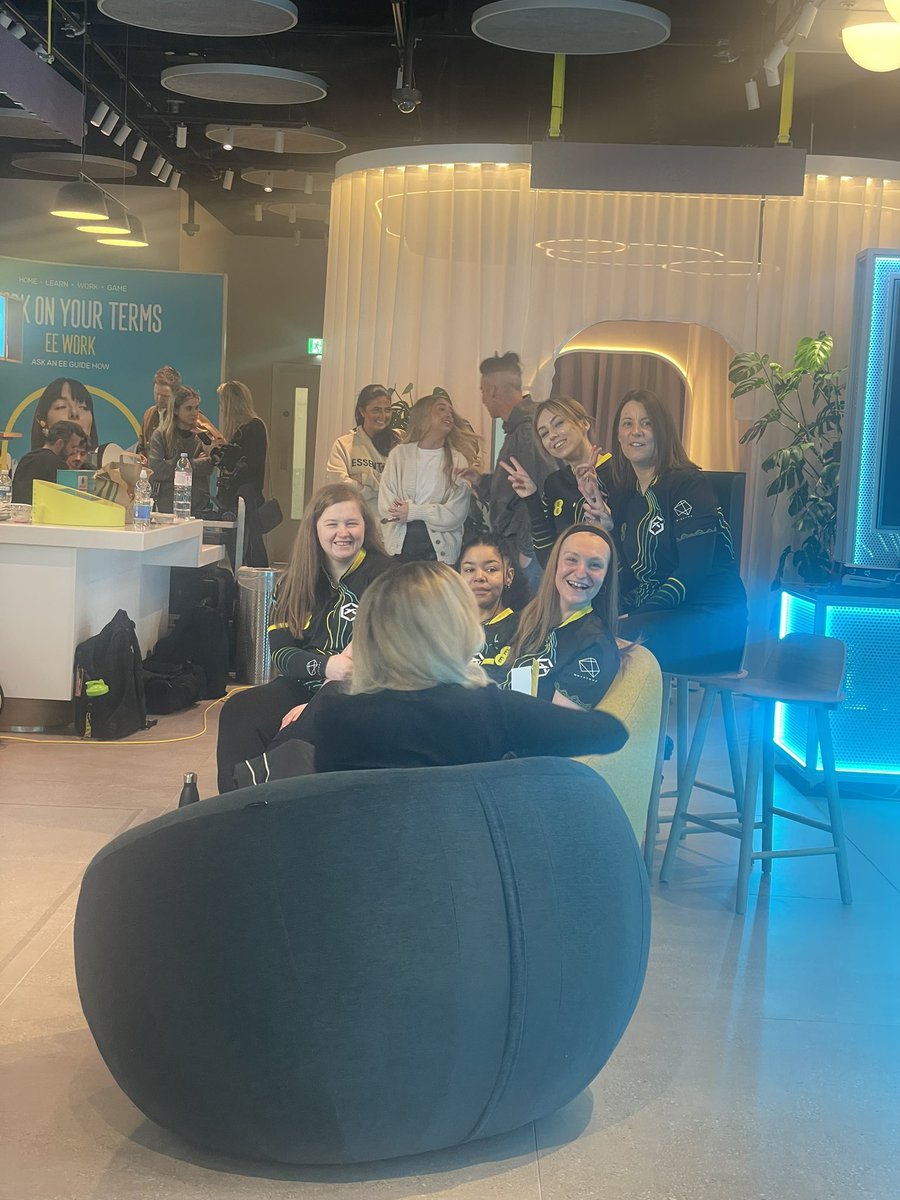 HBNova's tweet photo. A little late but big love to these girlies! @Kylie_Kendrick @kazemaruVAL @penguinpaigee @joanne_x8 + tilly! https://t.co/bD4vOdlaux