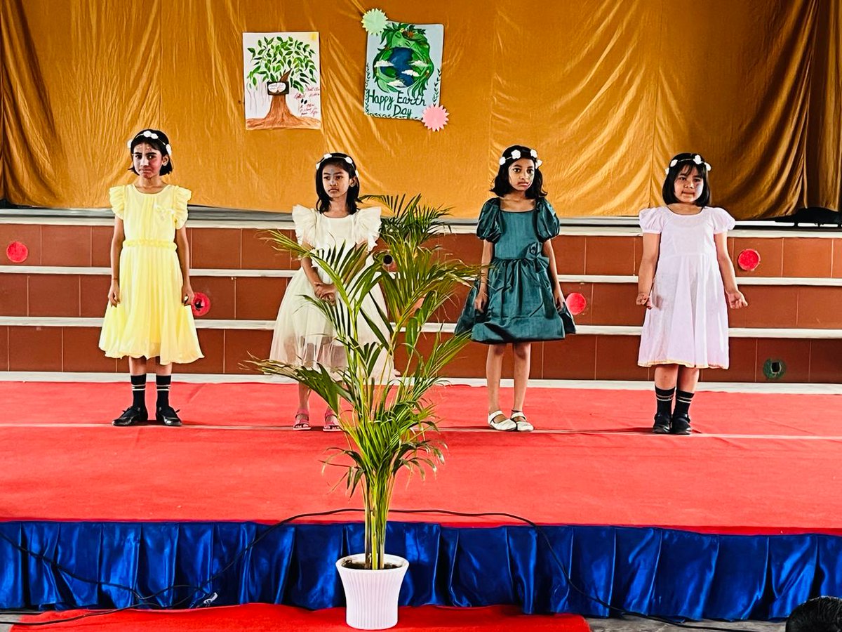 ShSsiliguri's tweet photo. Happy World Earth Day 2024 to all! 🌳 🌍 #SacredHeartSchool #Siliguri! #Darjeeling #Siliguri #Northbengal#Kurseong #BoardingSchool #DaySchool #InnovativeEducation #EmpoweringStudents #EarthDay https://t.co/BMF3tWshtp