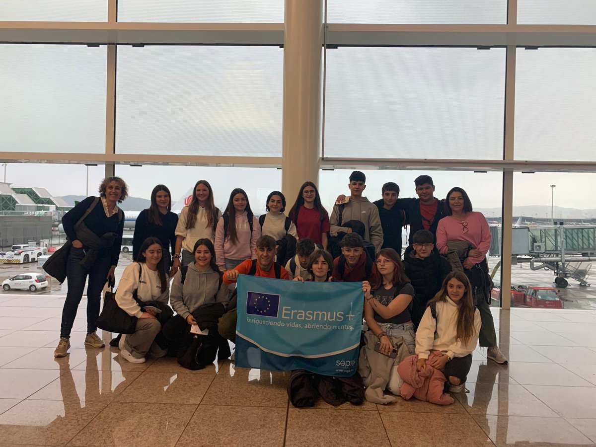 L’alumnat de 3r d’ESO ja està preparat per a gaudir de la seua experiència Erasmus Plus que els portarà cap a França on visitaran i participaran en diferents activitats amb l’alumnat del Collège François Truffaut de Gonesse. #ErasmusPlus <a href="/sepiegob/">SEPIE</a>