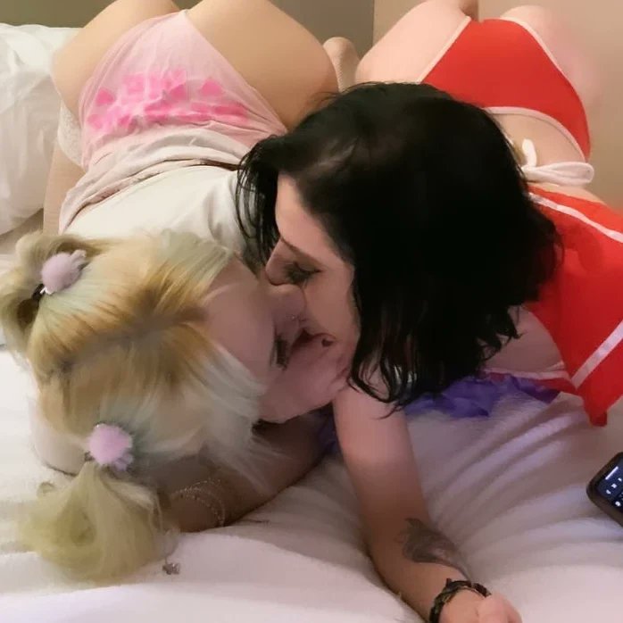 My friend <a href="/MercyMischief/">mercy </a> &amp; I were such good little slvts last night.🩷🤤❤️ 

New content coming very soon!!
Sub now so you don't miss it!!🔥

onlyfans.com/ravenragdoll