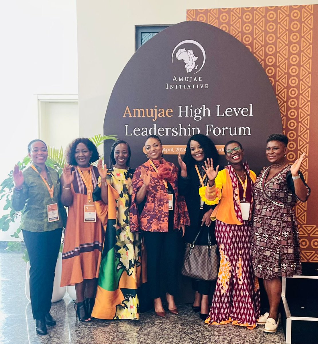malado_kaba's tweet photo. Reconnect. Re-energised. Embrace warmth. Tell our stories. Be endlessly inspired and Take action & continue serving our people to the best of our abilities ! #Amujae so greatful to @MaEllenSirleaf all our coaches and our sisters for wonderful moments! #zenab bangura @EJSCenter https://t.co/4JmASNnXqF