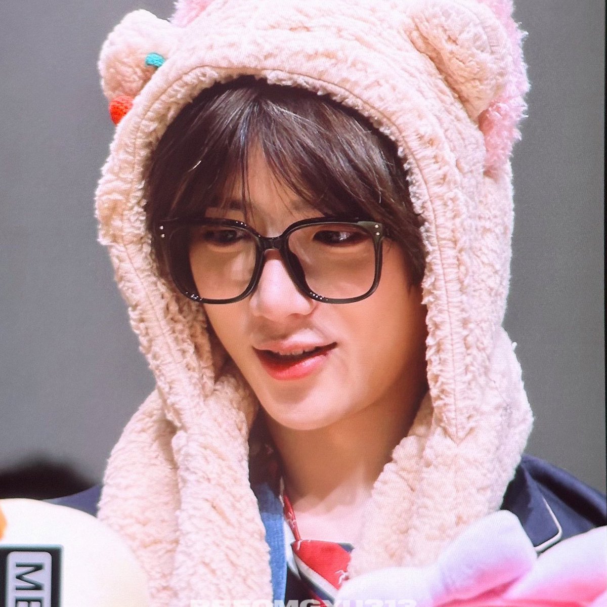 rchiveforgyu's tweet photo. beomgyu with glasses is so fine https://t.co/wdqXxSPqXw