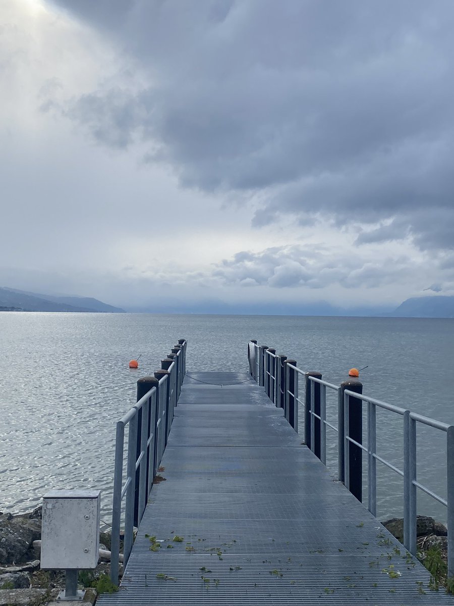 Madame_Poppins's tweet photo. #MarcheUneHeure il fait un froid presque polaire mais je vous ai ramené un peu de beau malgré tout. #Léman #StSulpice
Bon début de semaine. https://t.co/9gV4qSjzeG
