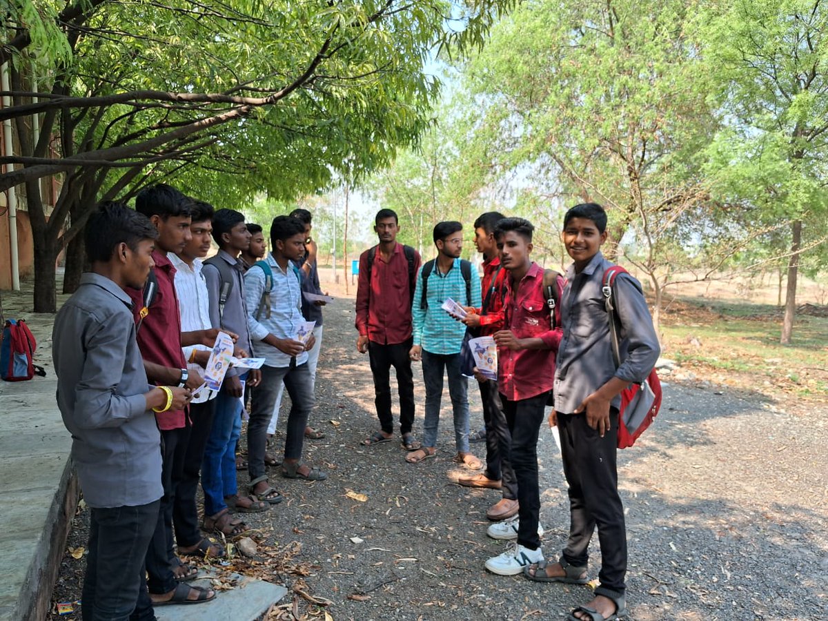 abvplatur's tweet photo. या वेळी अभाविप शहरमंत्री यश आरिकर , गणेश चंडकापुरे, सागर कोरके,जयदीप लखने आदी कार्यकर्ते, उपस्थित होते. https://t.co/9o2qER4fR7