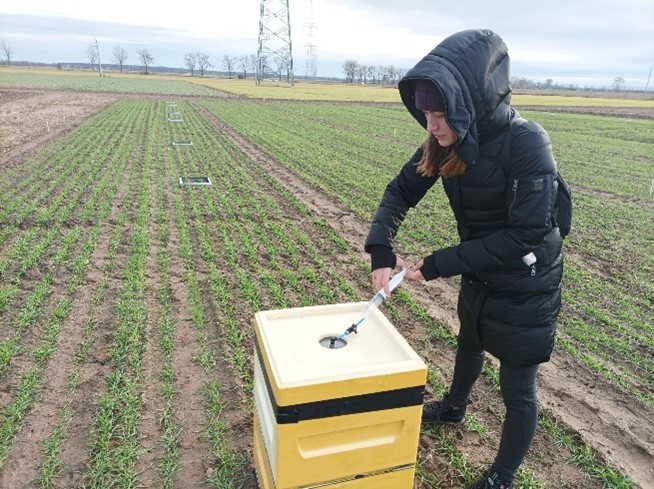 🇵🇱 Agriculture in Poland is modernising rapidly, but the rise of industrial farming is already affecting soils. Emissions measured from the arable field (pictured) already show differences in GHG emissions from standard fields vs more nature friendly approaches.
#EarthDay