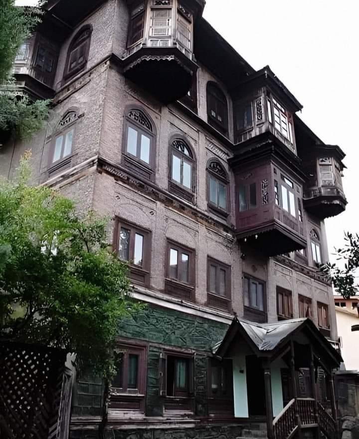 Heritage house
This 7 Taakh house belonged to Madan family 
Location: Fateh Kadal Srinagar