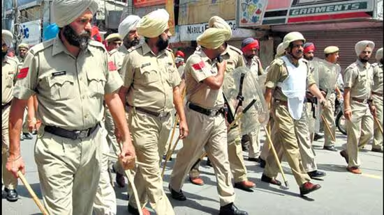 #Mohali #police form green corridor to save lives (@nikhilsharmaht reports) hindustantimes.com/cities/chandig…
