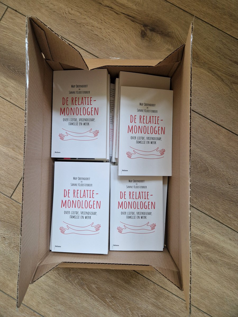 Map Oberndorff (@mapoberndorff) on Twitter photo Daar is-ie dan: het boek De relatiemonologen van <a href="/sannekloos/">Sanne Kloosterboer</a> en mij 🎉! En wat voelt en ruikt het goed, we zijn er heel blij mee. Dank voor de leuke post, @BalansBoeken!
Vanaf nu is het te koop in de boekwinkel en online, zoals hier: managementboek.nl/boek/978946382… Daar is-ie dan: het boek De relatiemonologen van <a href="/sannekloos/">Sanne Kloosterboer</a> en mij 🎉! En wat voelt en ruikt het goed, we zijn er heel blij mee. Dank voor de leuke post, @BalansBoeken!
Vanaf nu is het te koop in de boekwinkel en online, zoals hier: managementboek.nl/boek/978946382…