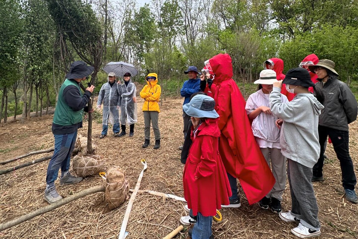 HNTDMC's tweet photo. H&amp;T with Forest of Life🌳
Last Saturday, H&amp;T team came together at OnsuPark for a tree-planting.
It was a meaningful day of giving back to nature!
#생명의숲 #H&amp;T #에이치엔티 #DMC #PCO #PEO #HappyandTogether
#H&amp;TKOREA #thebestDMCinKorea #leadingPCO #leadingmeetingplannerKorea #CSR https://t.co/4Ow9Xmh4tZ