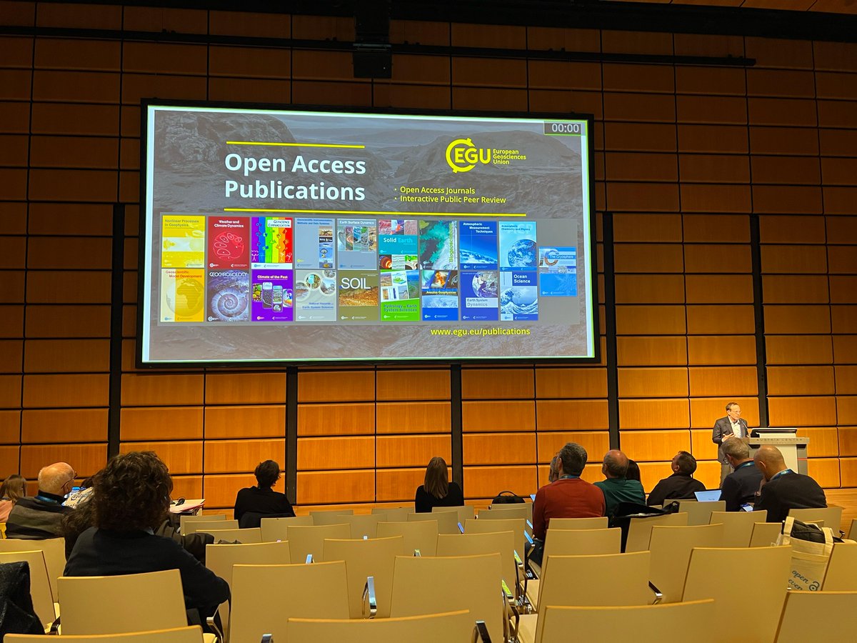 📚 Our division's journal @EGU_NHESS is going strong, as @BruceDMalamud showed us with impressive numbers at #EGU24! Cheers to open science and continued success in publishing research! #NH #NaturalHazards @EuroGeosciences