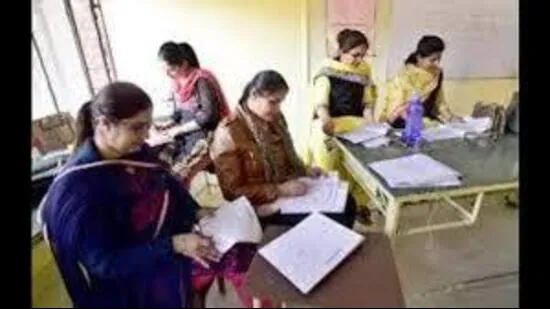 #Ludhiana #teachers split over career counselling programme (Akanksha Attri reports) hindustantimes.com/cities/chandig…