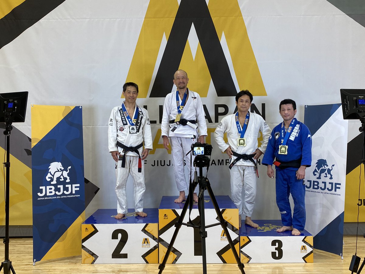 fujitajiujitsu's tweet photo. 今年の全日本マスターはこんな感じでした。
次はワールドマスター💪
#藤田柔術
#LEOS
#広島岩国ブラジリアン柔術 https://t.co/3vw3nY3DIg