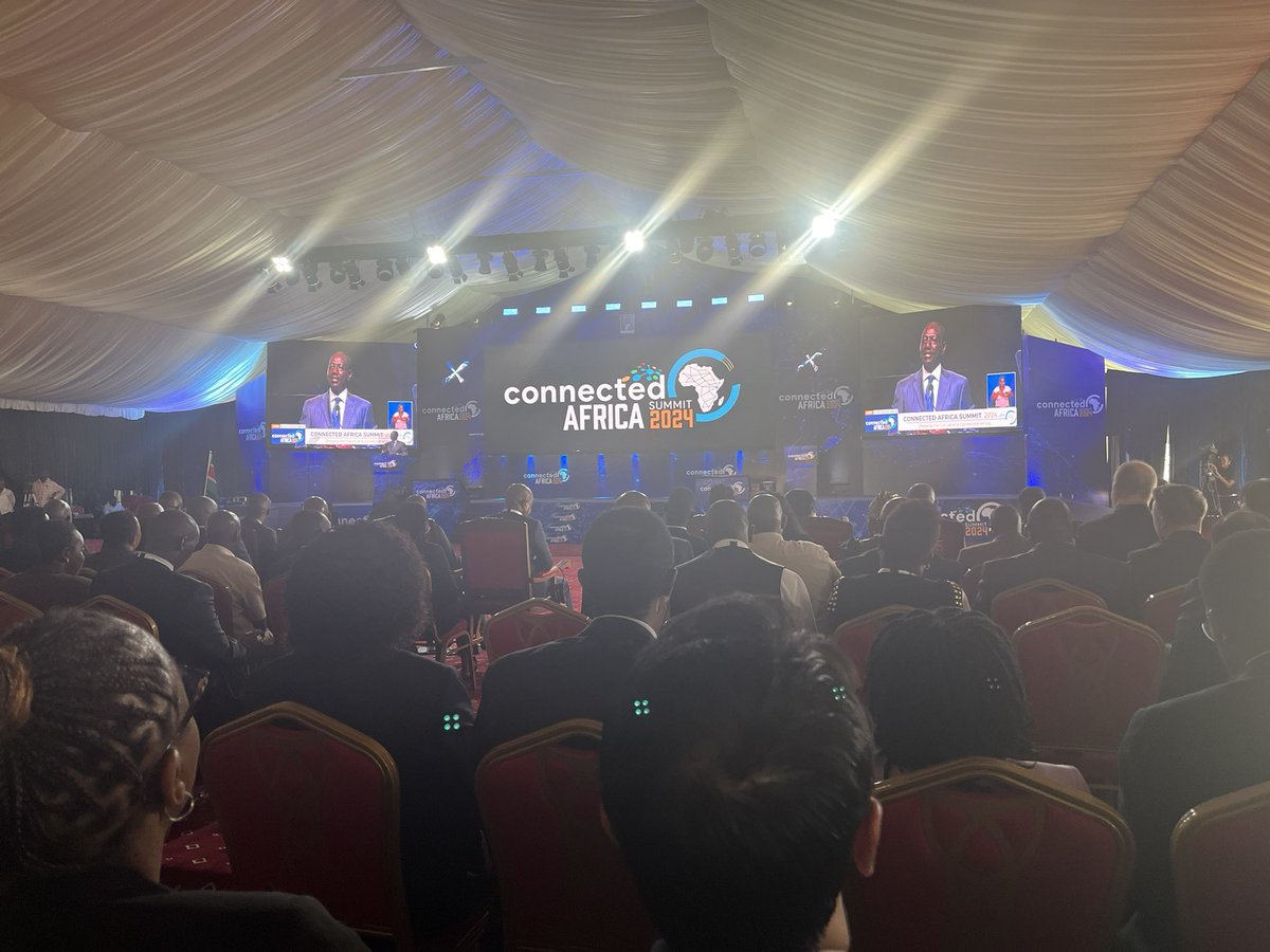 LeilaDekkar's tweet photo. Plenary opening of connected AFRICA summit by the president of Kenya.

Come and meet us in breakout6 from 3-4pm EAT. « National Research and Education Networks - Connecting Africa
to Unlimited Possibilities »
@AC3_News @UbuntuNet @GEANTnews @WACREN @D4DHub_EU https://t.co/manj2e1fd4
