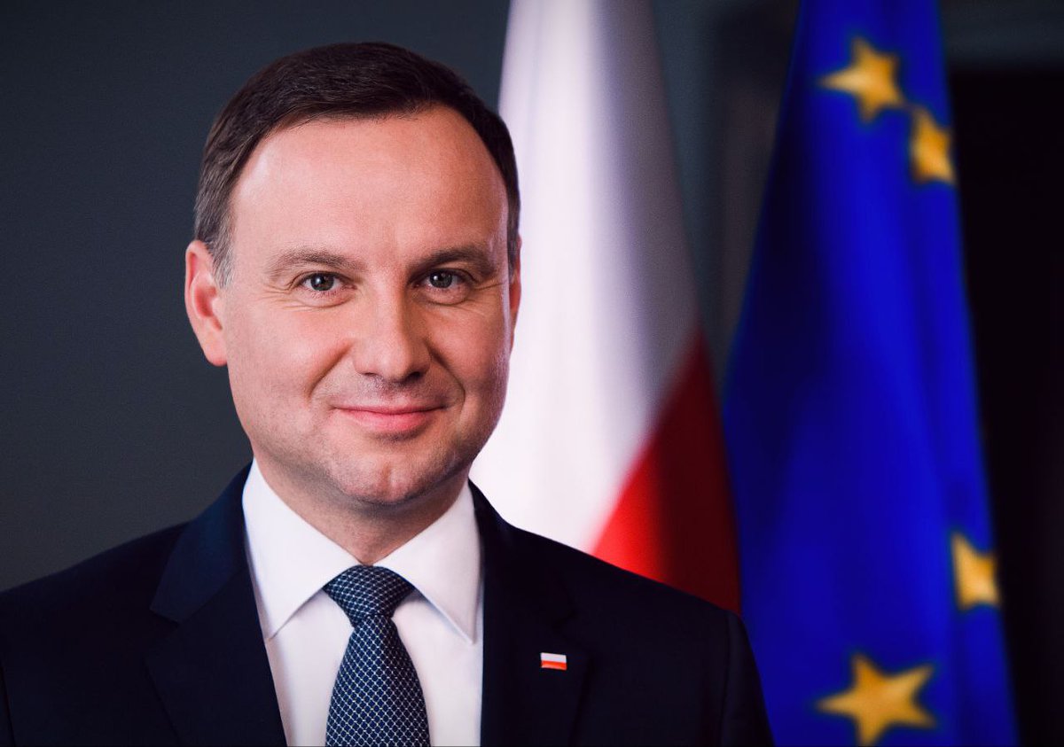 Le président de la Pologne déclare que le pays est prêt à avoir des armes nucléaires sur son territoire. Le sombre idiot ⤵️