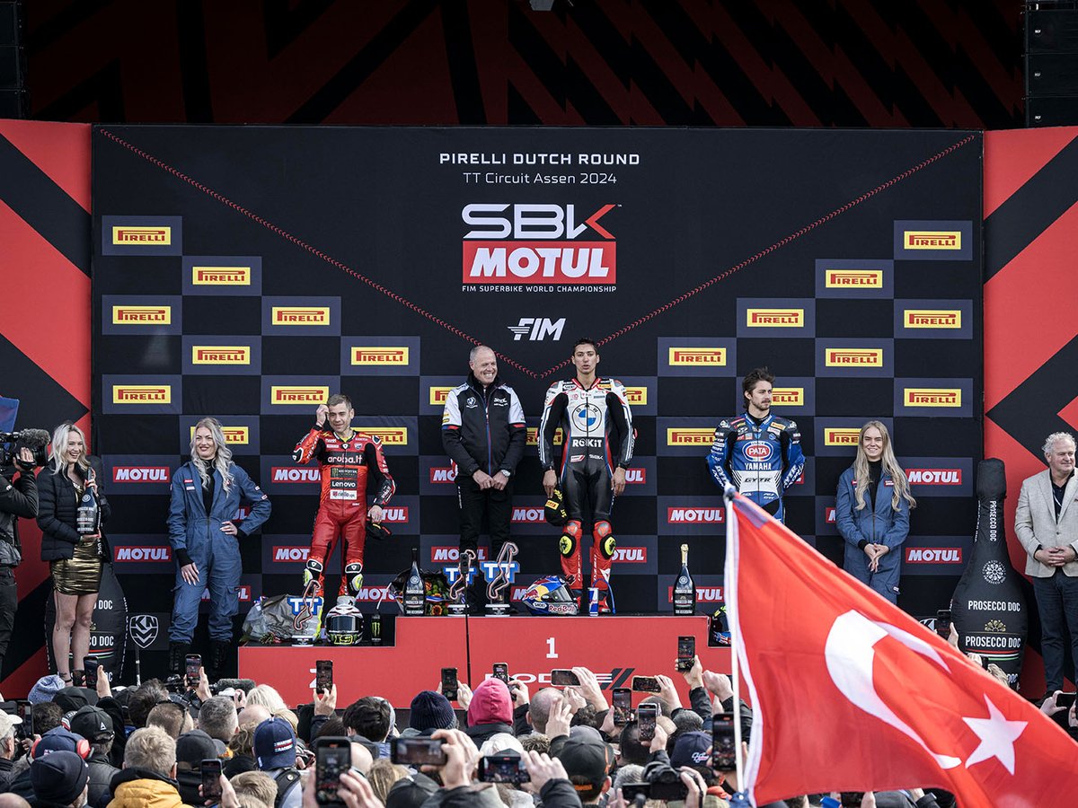 SMRWorldSBK tweet picture