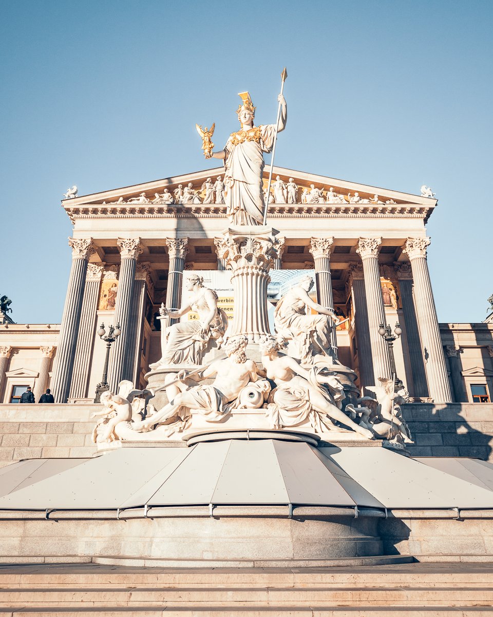 Happy Monday from Vienna! 🏛️ Wishing everyone a fantastic start to the week! #ViennaNow
