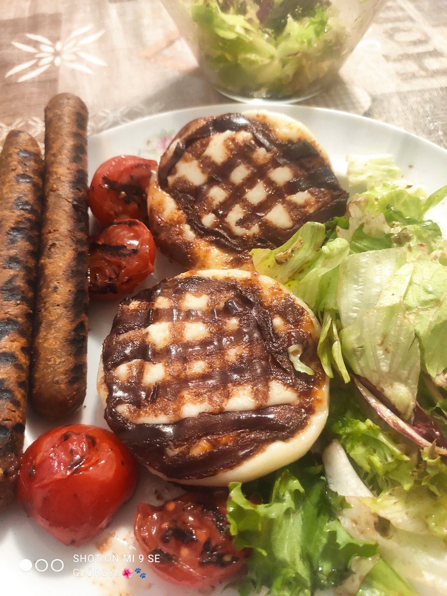 GyrgyiMolnr1's tweet image. Fincsi 😋💗🍃