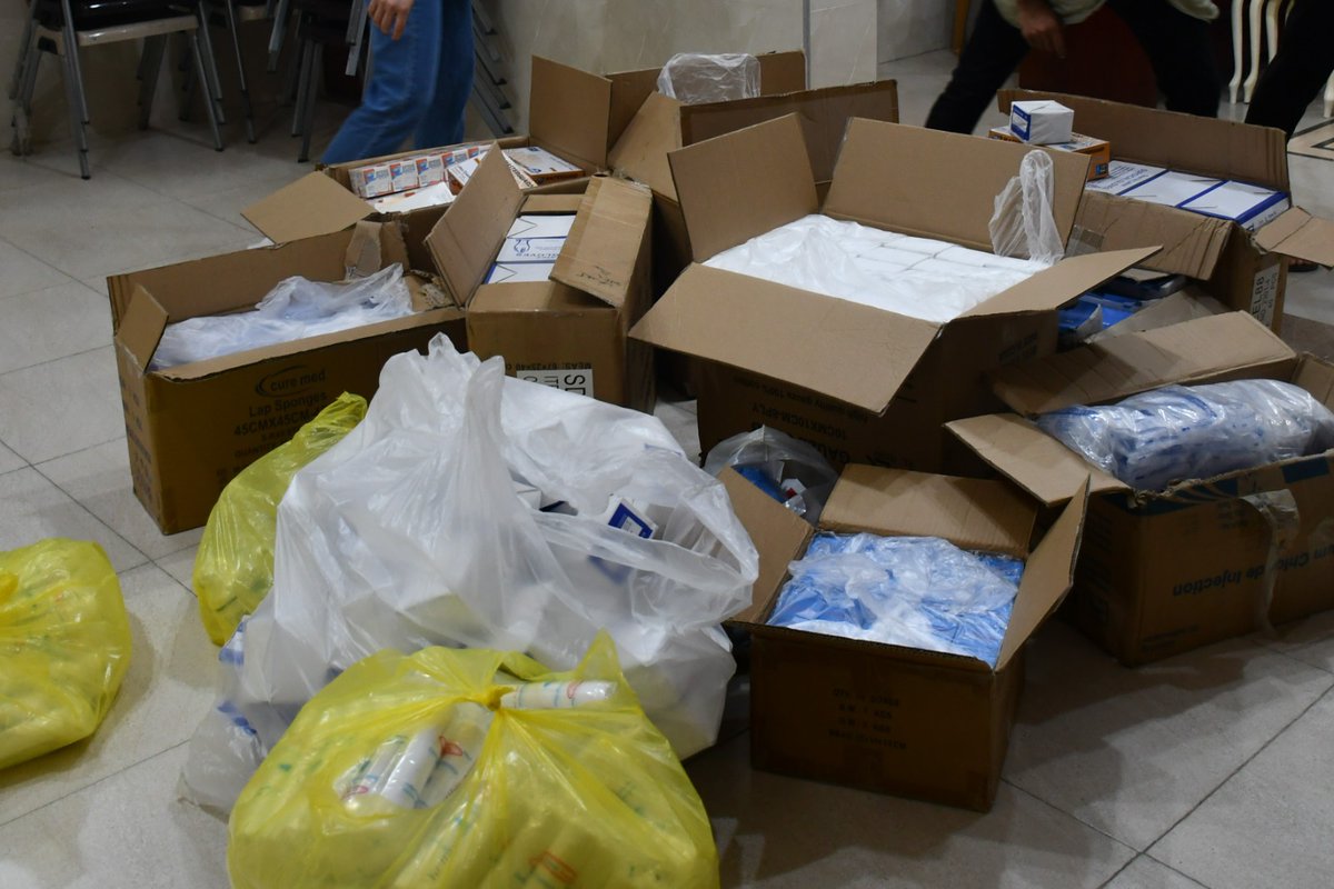 schlomo_ned's tweet photo. Between Western Easter and Eastern Orthodox Easter, our colleagues in Iraq brought relief to those still recovering from the Baghdede partycenter fire. With medicine as well as a listening ear.

Burns heal slowly, emotional wounds even slower. @StichtingIsmael #support https://t.co/2OGR37RHAV