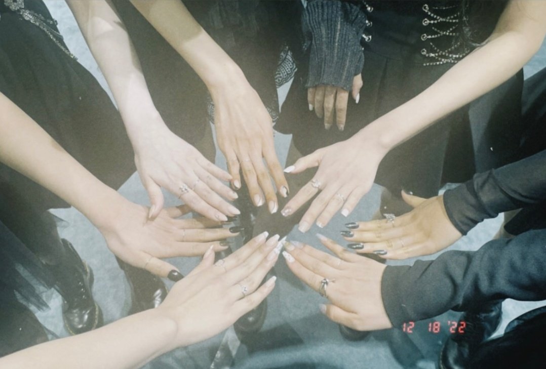 _general_lemon's tweet photo. [theqoo] Cherry Bullet disband
Views : 54268
>The debut song was good, there were a lot of pretty girls, and they had good melodies, but it's a shame
>Jiwon really wants to stand on stage, but so desperately..
> FNC should really quit the idol business..
#체리블렛 
Continue 🔽 https://t.co/o7wb49xk4h