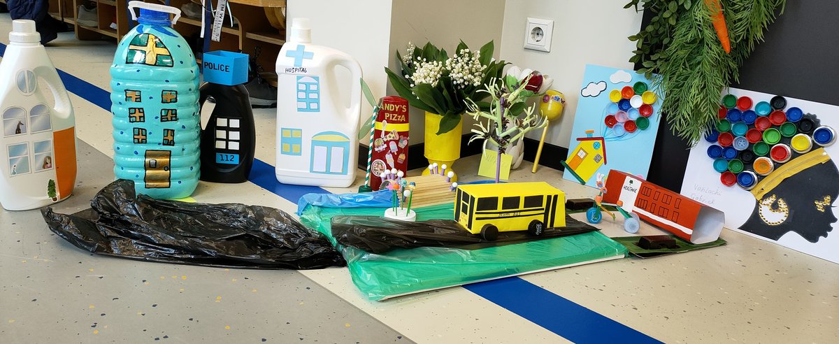 Recycling explained to children on #EarthDay2024 . Keeping #Earth clean & green. @GSchoolAlliance @HeritagePrimary @his_global