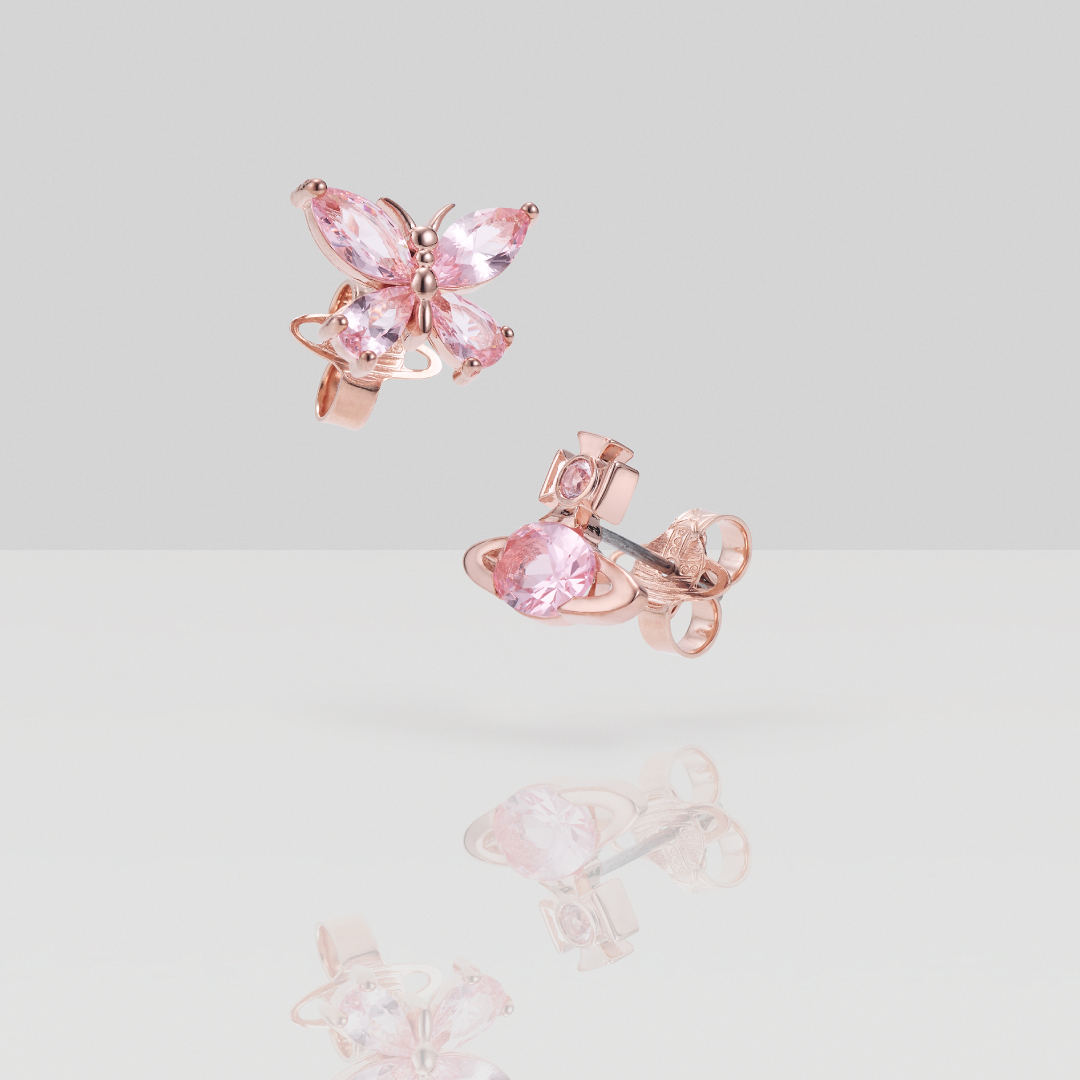 蝶の持つ繊細で優雅な美しさを表現したELIANNE EARRINGS。

#VivienneWestwood
#ヴィヴィアンウエストウッド